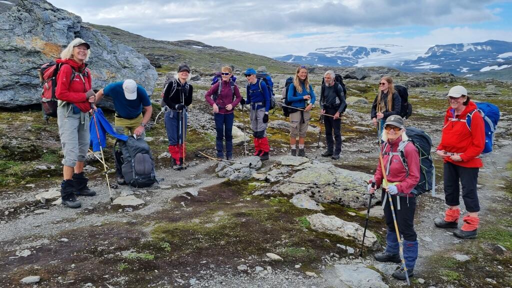 Folk som går i fjellet.